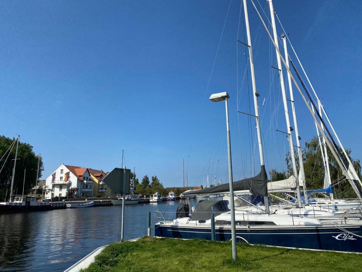 Ferienwohnung Bress Eg Ueckermünde エクステリア 写真